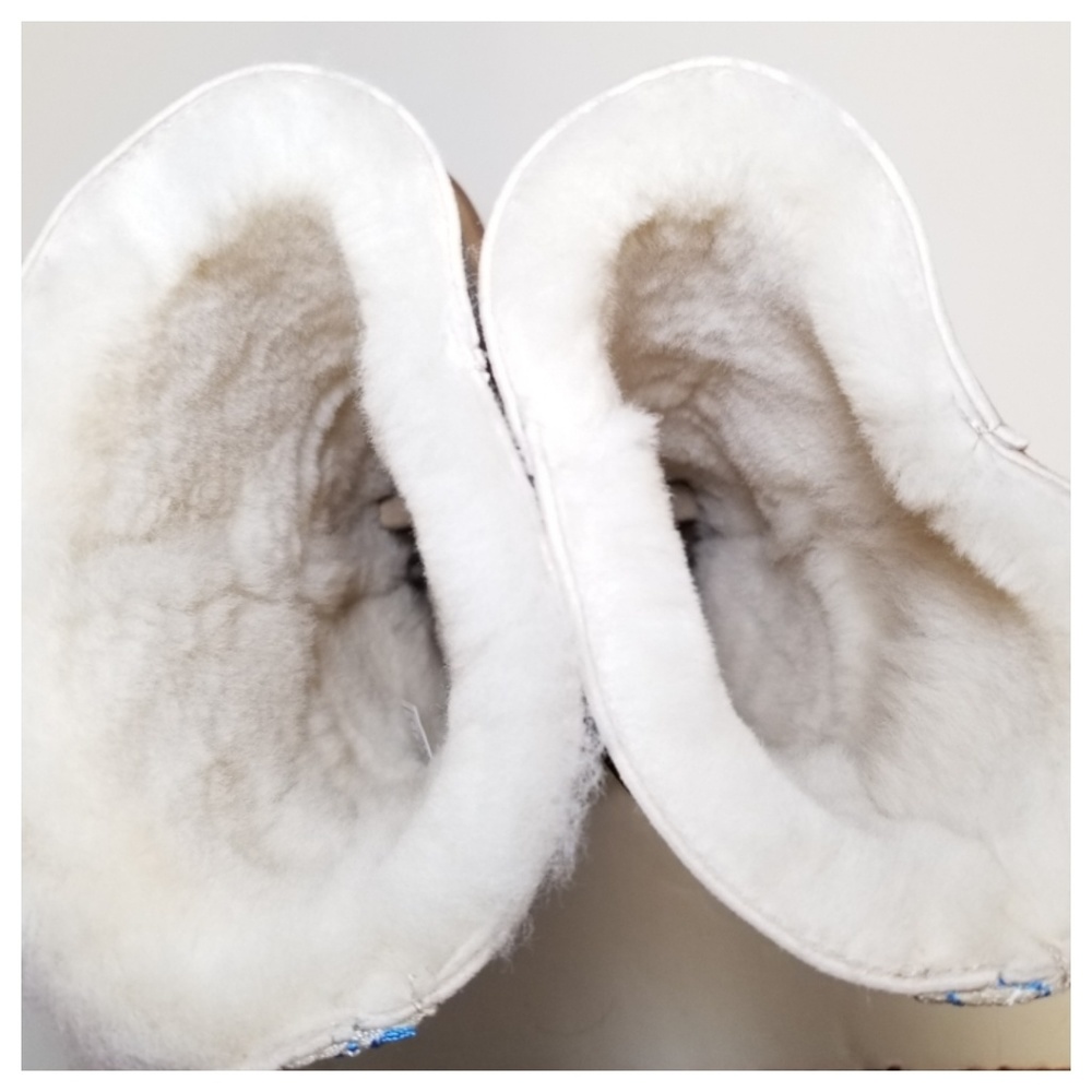 Ugg | Sundance Revival Shearling Boot - Picture 5 of 8